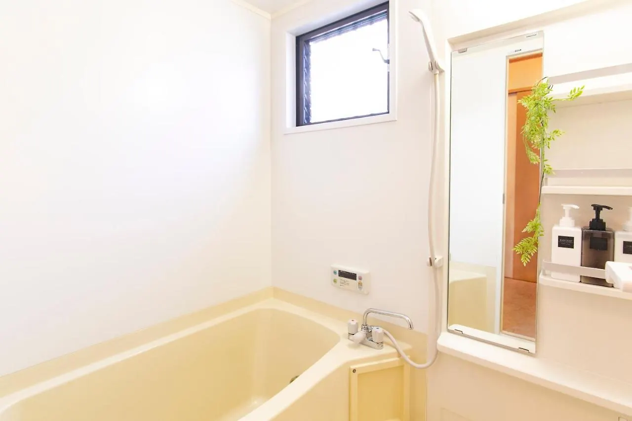 Harmonia Tokyo Koiwa: Convenient City Stay for 6 Apartment