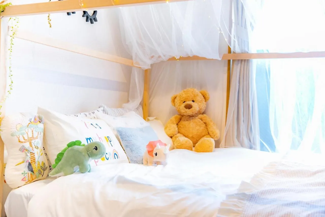 Apartment Harmonia Tokyo Koiwa: Convenient City Stay for 6